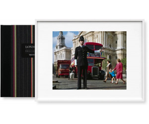 Книга London. Portrait of a City, Paul Smith Edition No. 501–1,000 ‘Traffic Policeman’