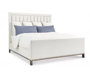 Кровать Courtland King Bed