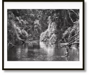Книга Salgado, Amazônia, Art B, Young Hatiri bathes-GB