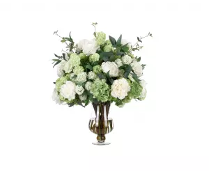 Цветы Peony Hydrangea, бело-зеленые в стеклянной вазе