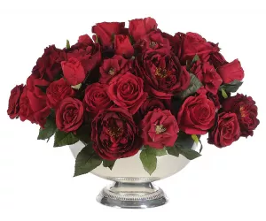 Цветы Rose, красные в серебряной чаше-пьедестал