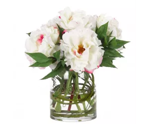 Цветы Peony, бело-розовые в стеклянной вазе