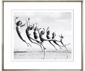Постер Beach Dancers