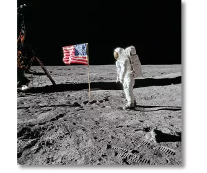 Постер Aldrin, Apollo 11, Flag on the Moon-NON